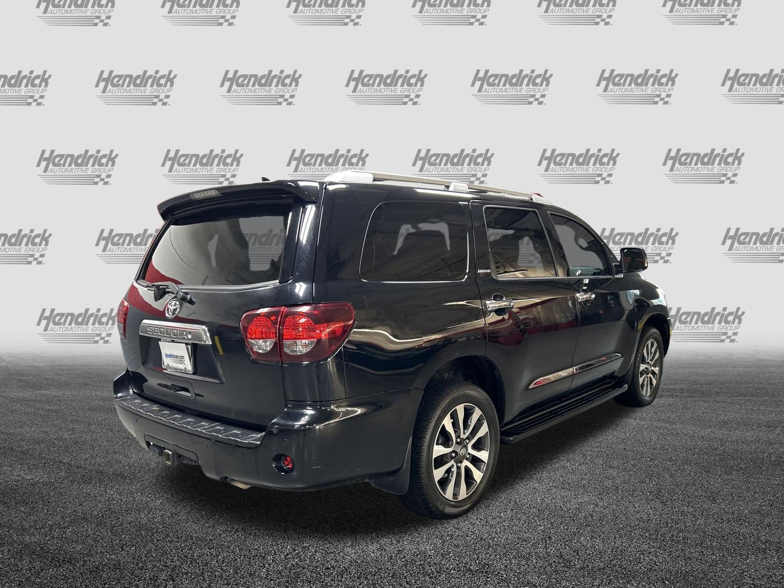 Used 2018 Toyota Sequoia Limited w/ Safety & Convenience Package AWD/4WD image 10