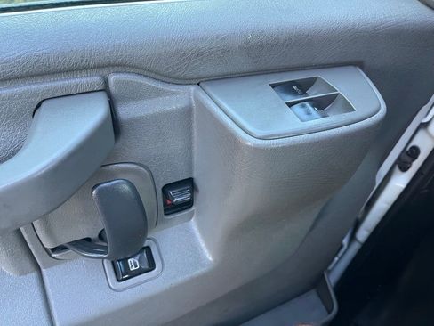 Used 2021 GMC Savana 3500 Extended image 22