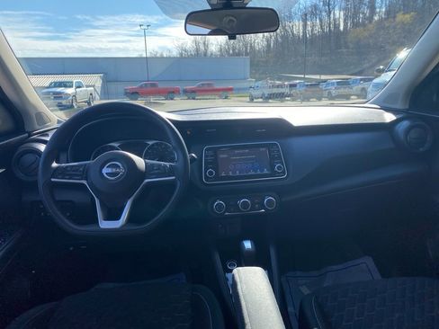 Used 2022 Nissan Kicks S image 16