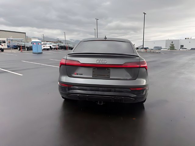 Used 2024 Audi SQ8 e-tron Premium Plus w/ Black Optic Package AWD/4WD image 7