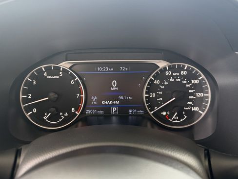 Used 2025 Nissan Altima 2.5 SR w/ SR Premium Package FWD image 16