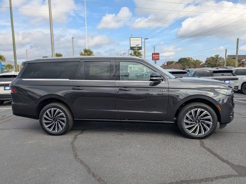 New 2025 Lincoln Navigator L Black Label image 3