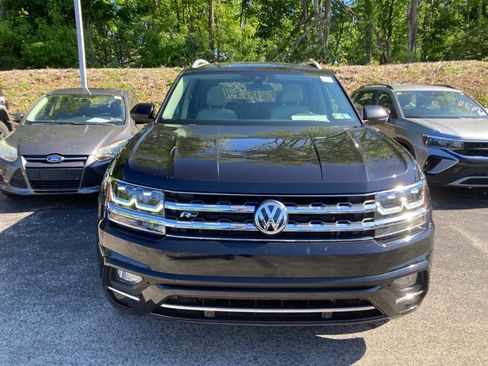 Used 2019 Volkswagen Atlas SEL R-Line AWD/4WD image 2
