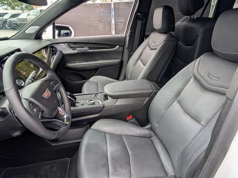 Used 2020 Cadillac XT6 Premium Luxury FWD image 5