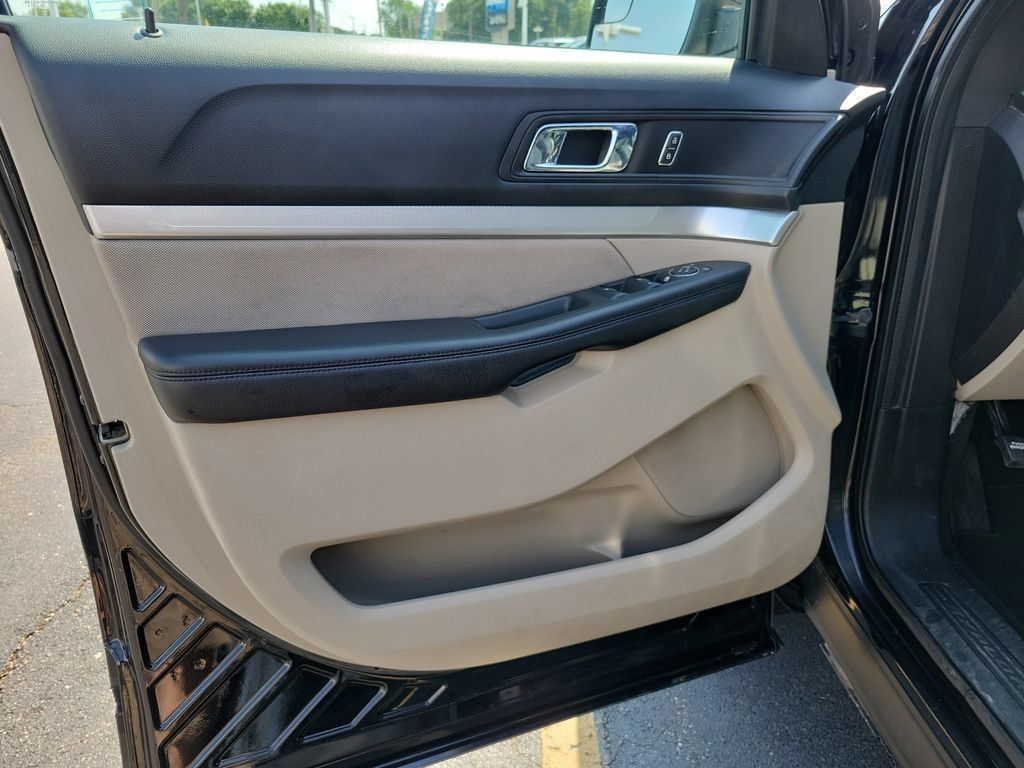 Used 2018 Ford Explorer FWD image 24