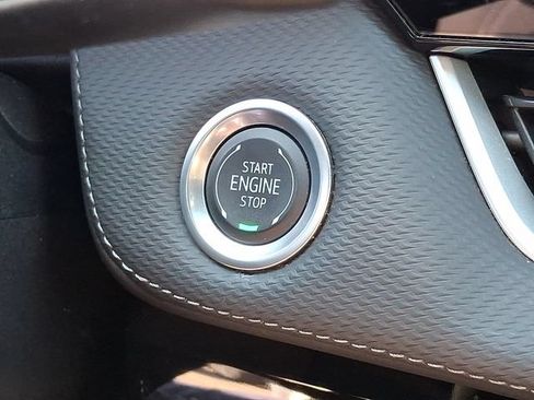 Used 2025 Chevrolet Equinox LT FWD image 17