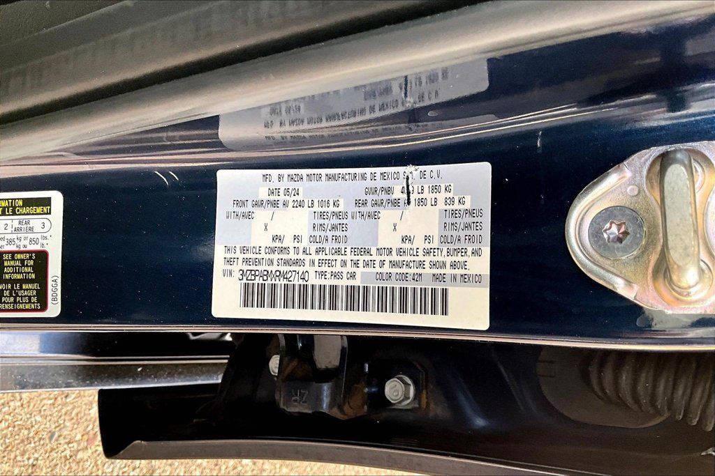 Used 2024 MAZDA MAZDA3 s FWD image 18