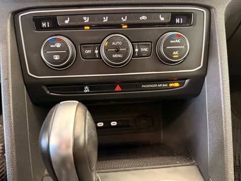 Used 2021 Volkswagen Atlas Cross Sport SE image 31