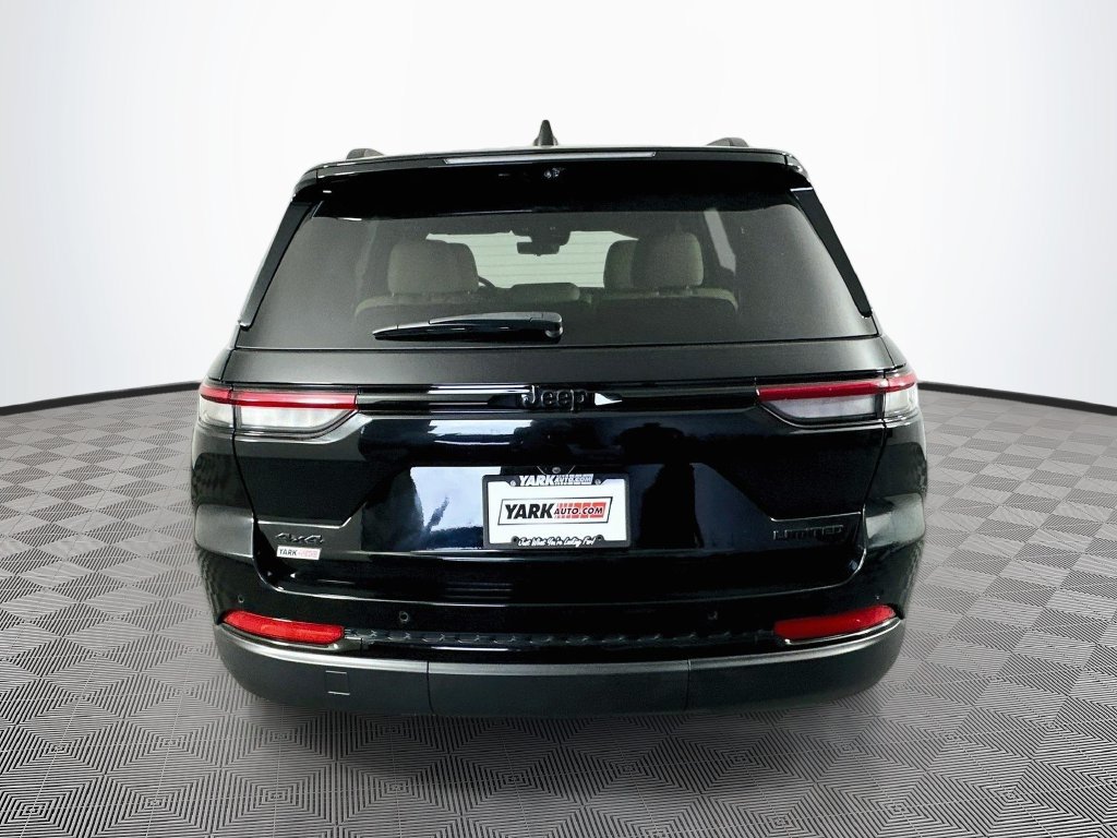 Certified 2024 Jeep Grand Cherokee Limited w/ Luxury Tech Group II AWD/4WD image 10