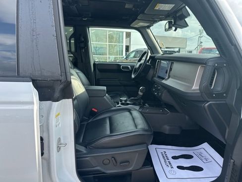Used 2025 Ford Bronco Outer Banks image 8