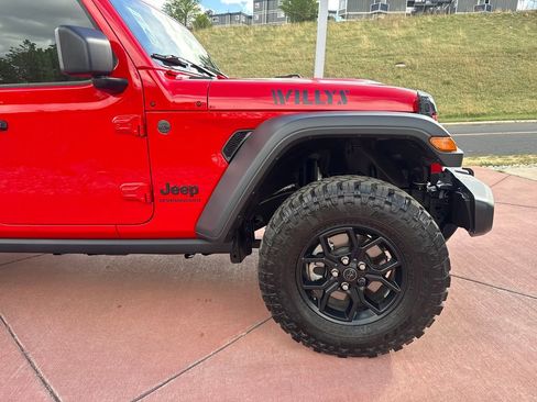 Used 2025 Jeep Wrangler Willys image 33