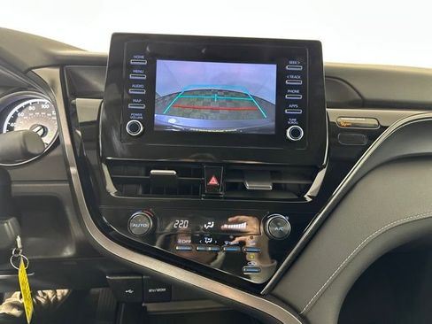 Used 2024 Toyota Camry SE image 22