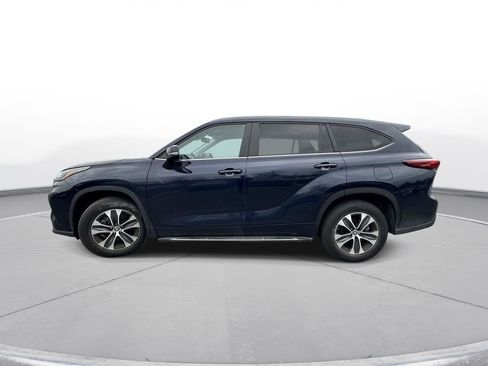Certified 2023 Toyota Highlander XLE image 9