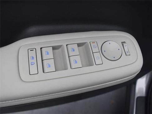 Used 2025 Hyundai Santa Fe SEL image 9