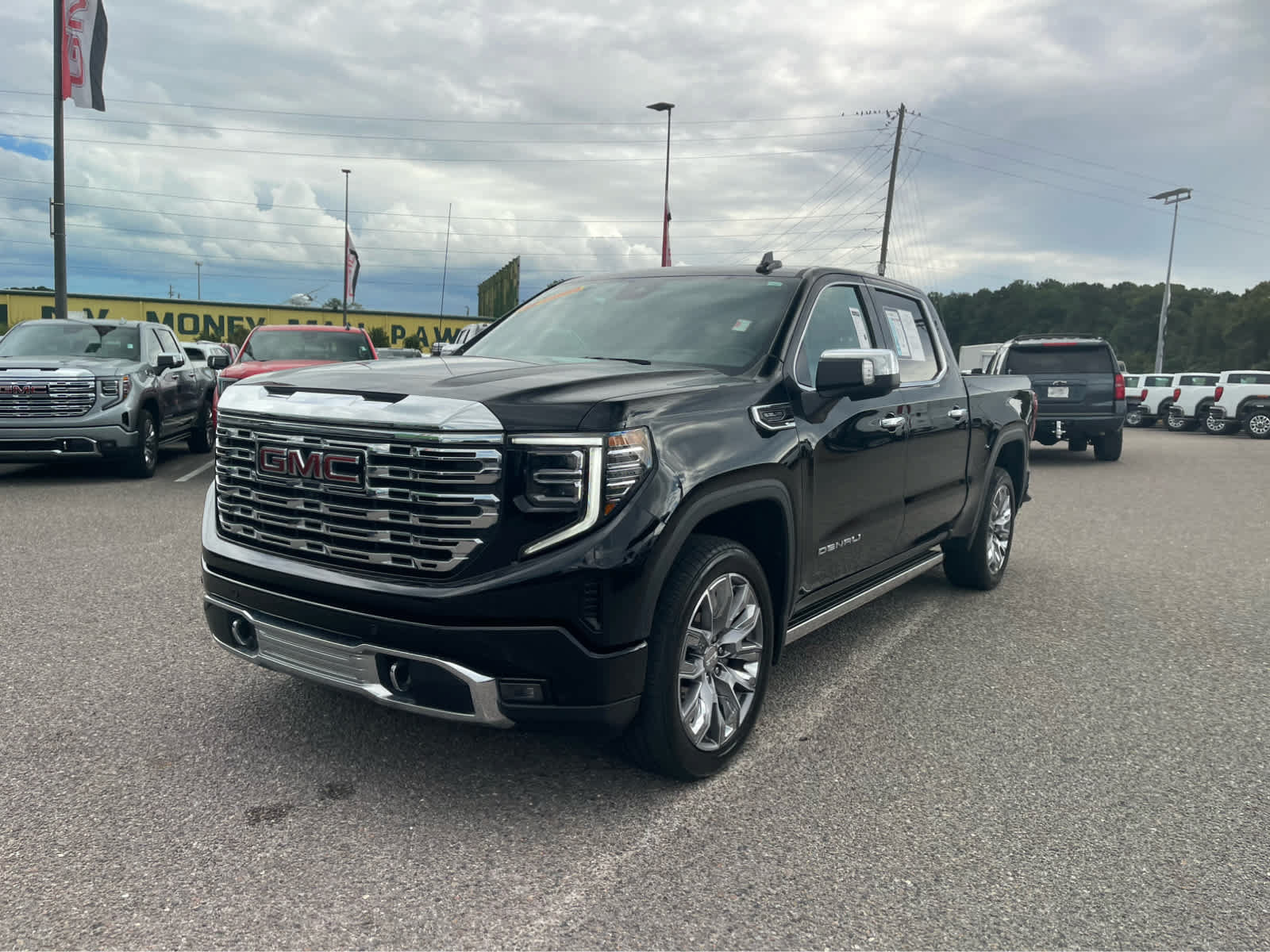 Used 2025 GMC Sierra 1500 Denali w/ Denali Reserve Package AWD/4WD image 3