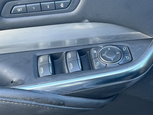 Certified 2025 Cadillac XT4 Premium Luxury image 12