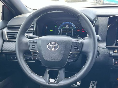 Used 2025 Toyota Camry SE w/ Convenience Package AWD/4WD image 8