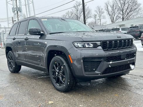 New 2026 Jeep Grand Cherokee Altitude AWD/4WD image 4