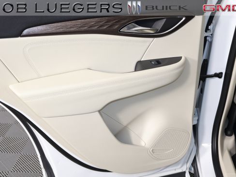 Used 2022 Buick Envision Avenir w/ Technology Package II FWD image 10