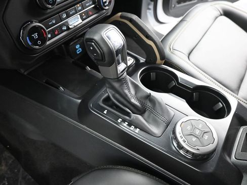 New 2025 Ford Bronco Badlands image 17