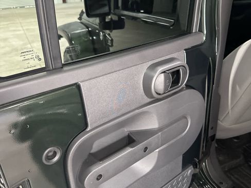 Used 2010 Jeep Wrangler Unlimited Sahara w/ Trailer Tow Group image 15