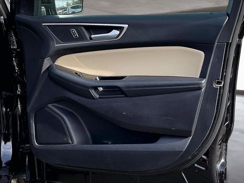 Used 2020 Ford Edge SEL w/ Cold Weather Package image 28
