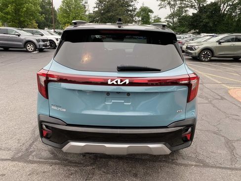 Used 2024 Kia Seltos S AWD/4WD image 4