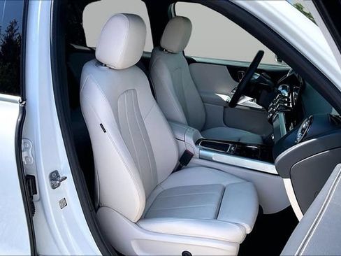 Used 2026 Mercedes-Benz GLB 250 4MATIC image 10