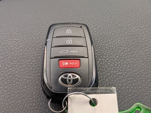 Used 2025 Toyota Camry SE FWD image 33