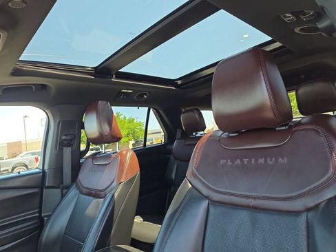 Used 2021 Ford Explorer Platinum w/ Equipment Group 601A AWD/4WD image 19