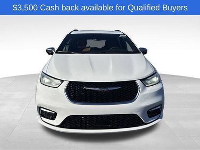 New 2026 Chrysler Pacifica Pinnacle