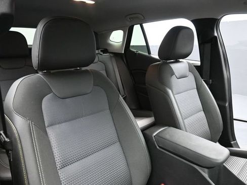 Used 2024 Chevrolet Trax LT w/ Driver Confidence Package FWD image 29