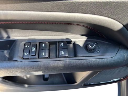 Used 2026 Jeep Compass Trailhawk w/ Sun, Sound & Navigation Group AWD/4WD image 25