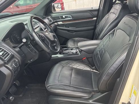 Used 2018 Ford Explorer Platinum AWD/4WD image 12