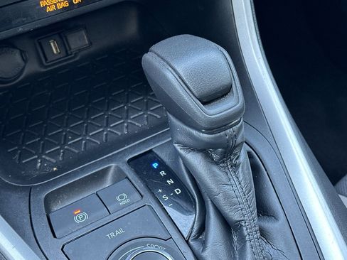 Certified 2021 Toyota RAV4 XLE w/ Convenience Package image 21