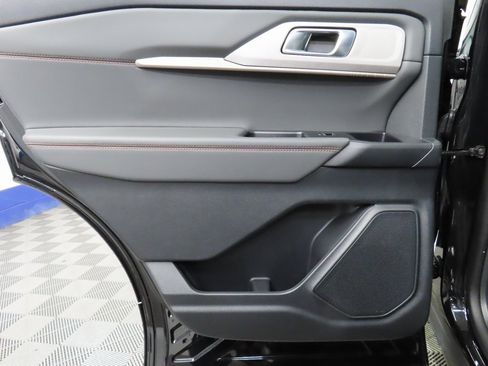 Used 2025 Ford Explorer Active w/ Active Comfort Package image 48