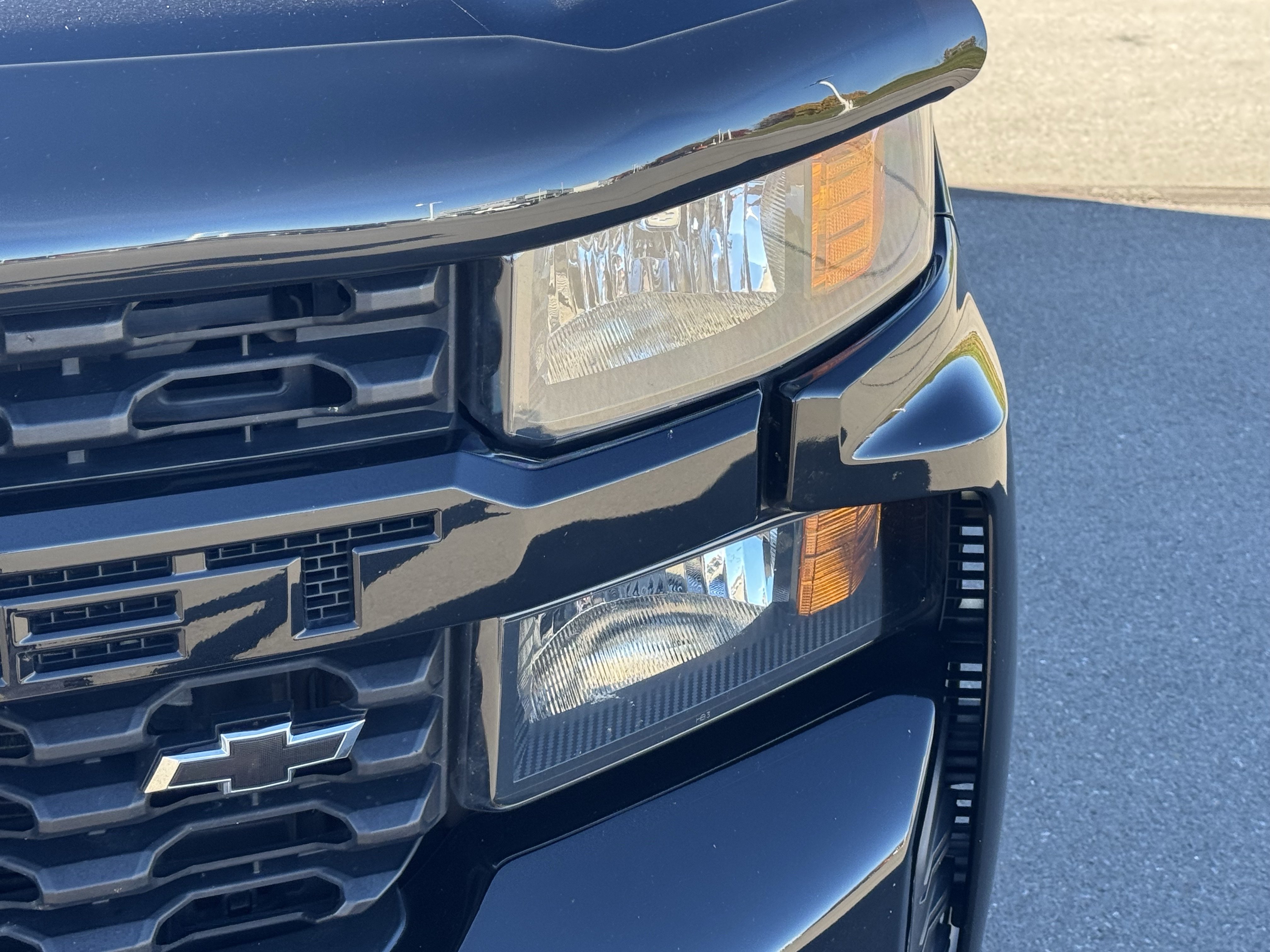 Used 2020 Chevrolet Silverado 1500 Custom w/ Custom Value Package AWD/4WD image 10