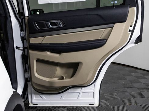 Used 2019 Ford Explorer XLT image 39