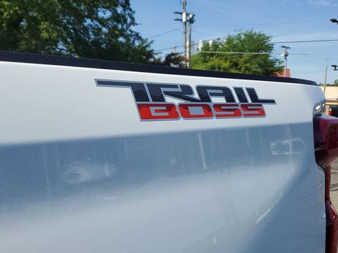 Used 2023 Chevrolet Silverado 1500 LT Trail Boss w/ Protection Package AWD/4WD image 8