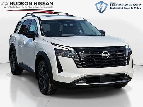 New 2026 Nissan Pathfinder Platinum FWD image 1