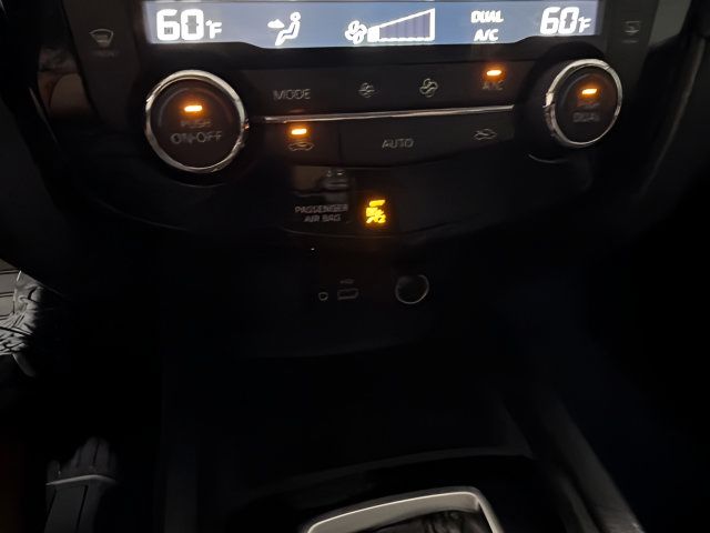 Used 2019 Nissan Rogue SV AWD/4WD image 23