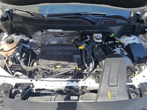 Used 2025 Chevrolet Trax RS w/ Sunroof Package image 14