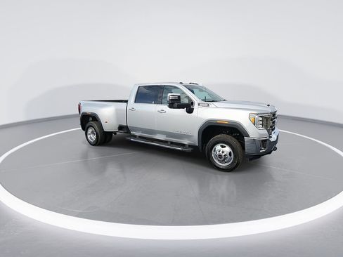 Used 2022 GMC Sierra 3500 SLT w/ SLT Convenience Package image 2