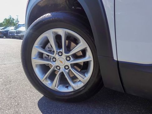 Used 2025 Chevrolet TrailBlazer LS w/ LS Convenience Package FWD image 10