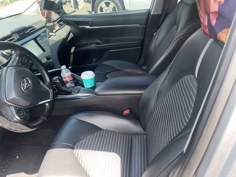 Used 2019 Toyota Camry SE FWD image 8