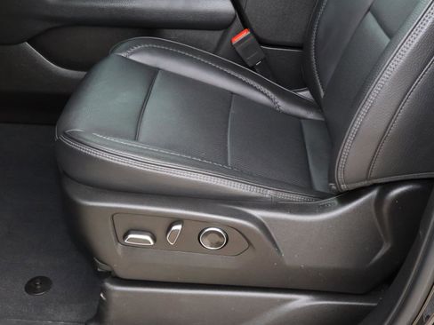 Used 2023 GMC Yukon XL Denali w/ Denali Reserve Package image 17