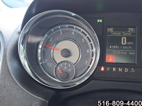 Used 2012 Chrysler Town & Country Touring image 18