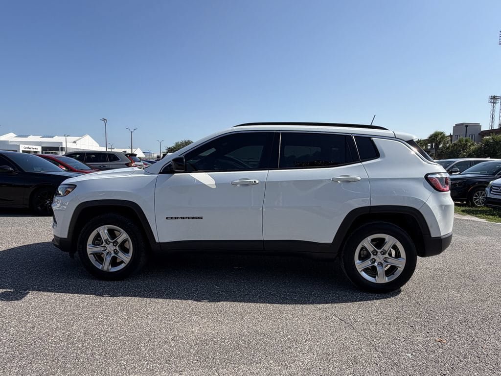 Used 2023 Jeep Compass Latitude AWD/4WD image 8