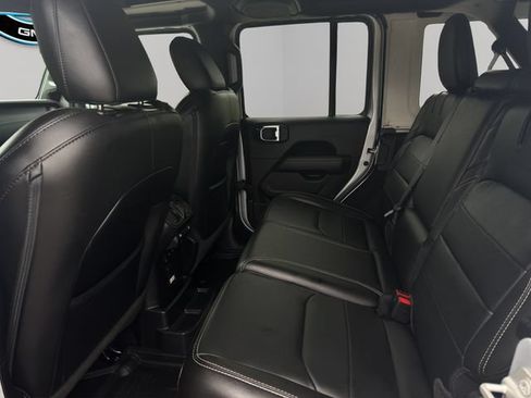 Used 2023 Jeep Wrangler Unlimited Sahara w/ Cold Weather Group AWD/4WD image 15