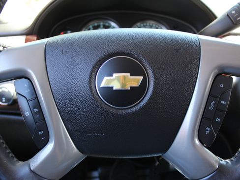 Used 2014 Chevrolet Suburban LT AWD/4WD image 25